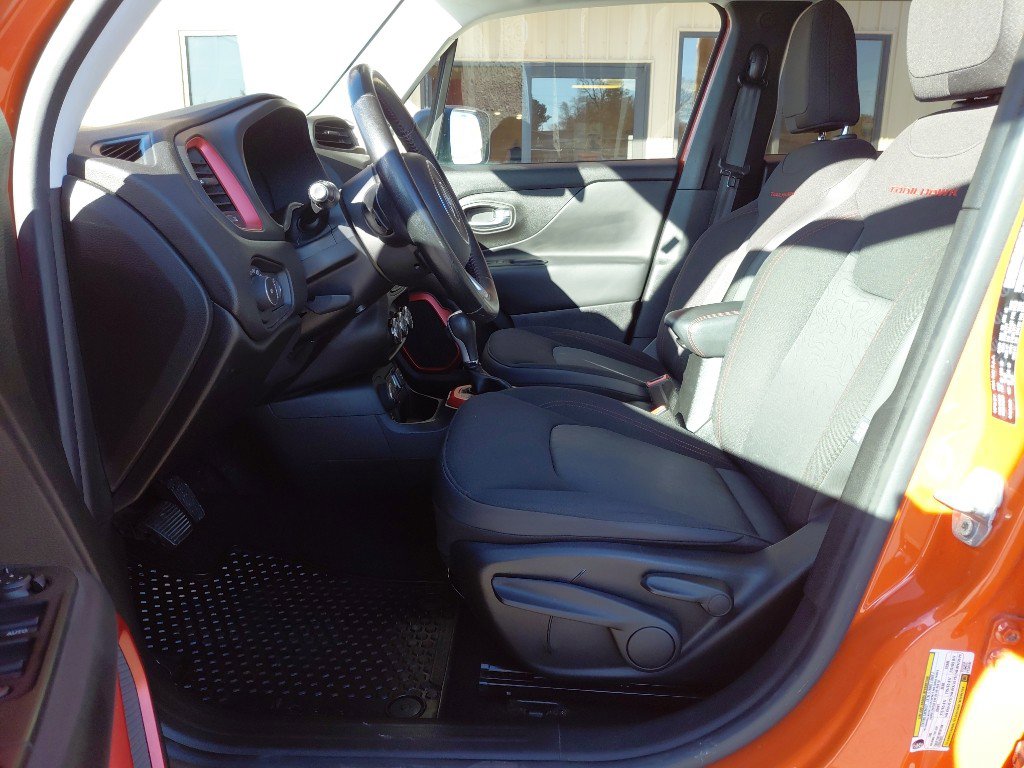 Used 2016 Jeep Renegade Trailhawk w/ Cold Weather Group AWD/4WD image 15