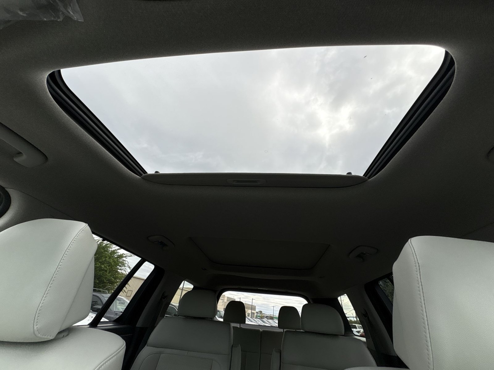 New 2027 Hyundai Santa Fe Limited FWD image 27