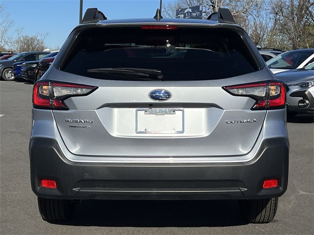 Used 2024 Subaru Outback Premium image 31