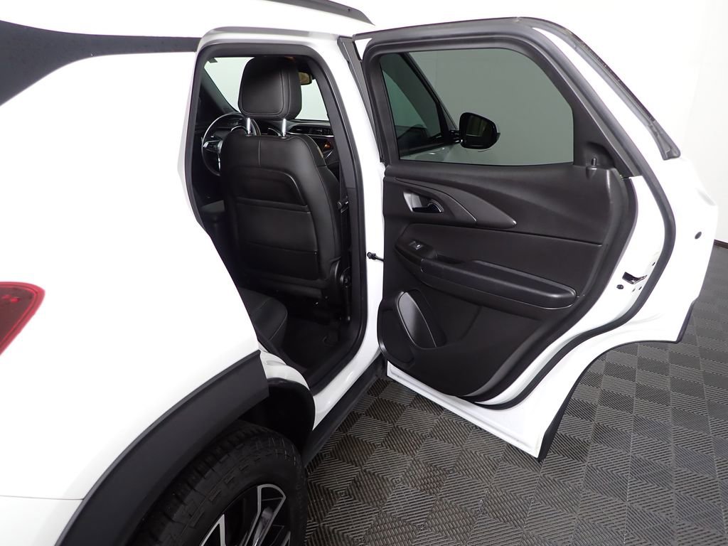 Used 2023 Chevrolet TrailBlazer ACTIV w/ Sun and Liftgate Package image 32