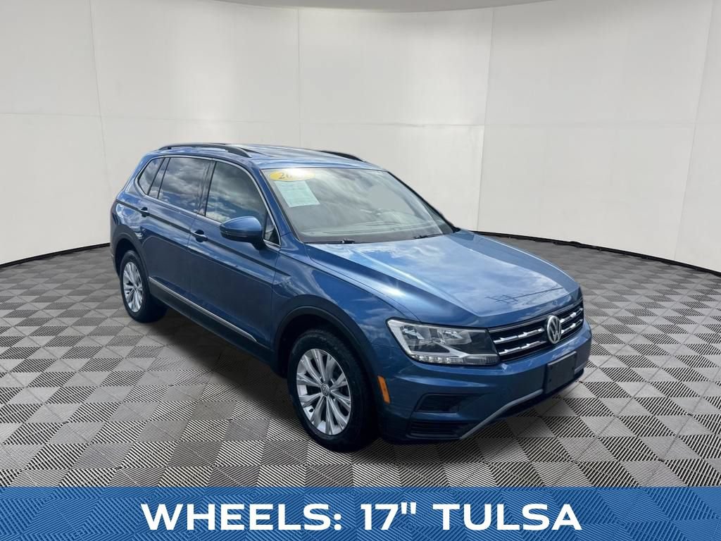 Used 2018 Volkswagen Tiguan SE w/ Panoramic Sunroof Package AWD/4WD image 3