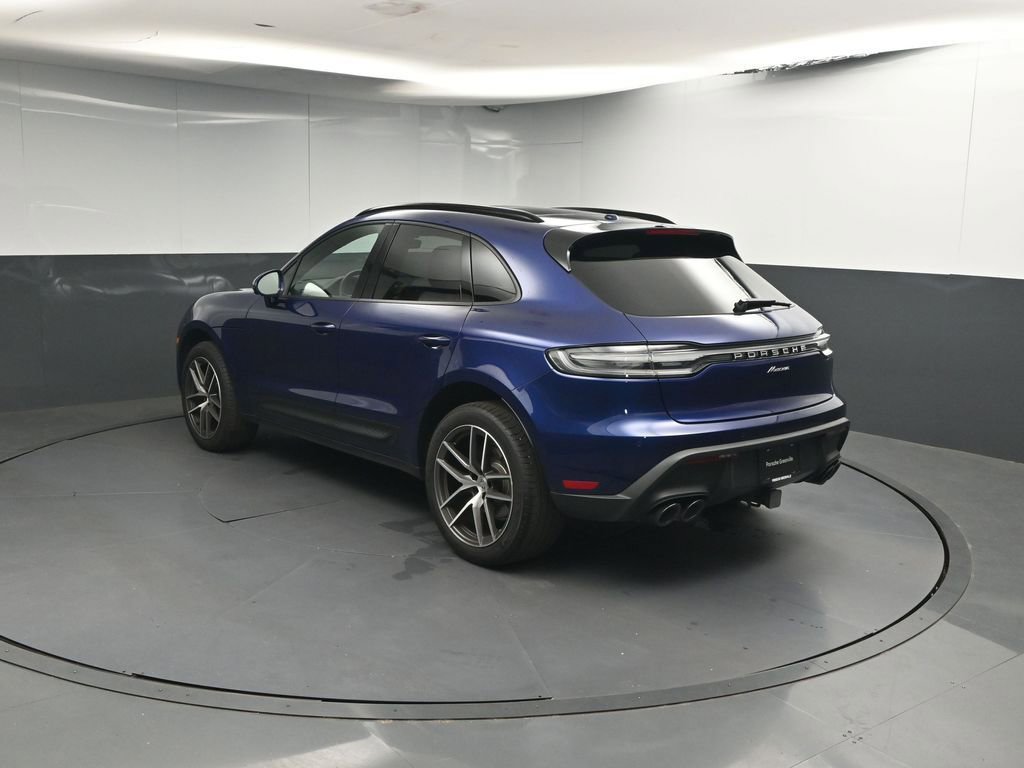 Used 2025 Porsche Macan AWD/4WD image 3