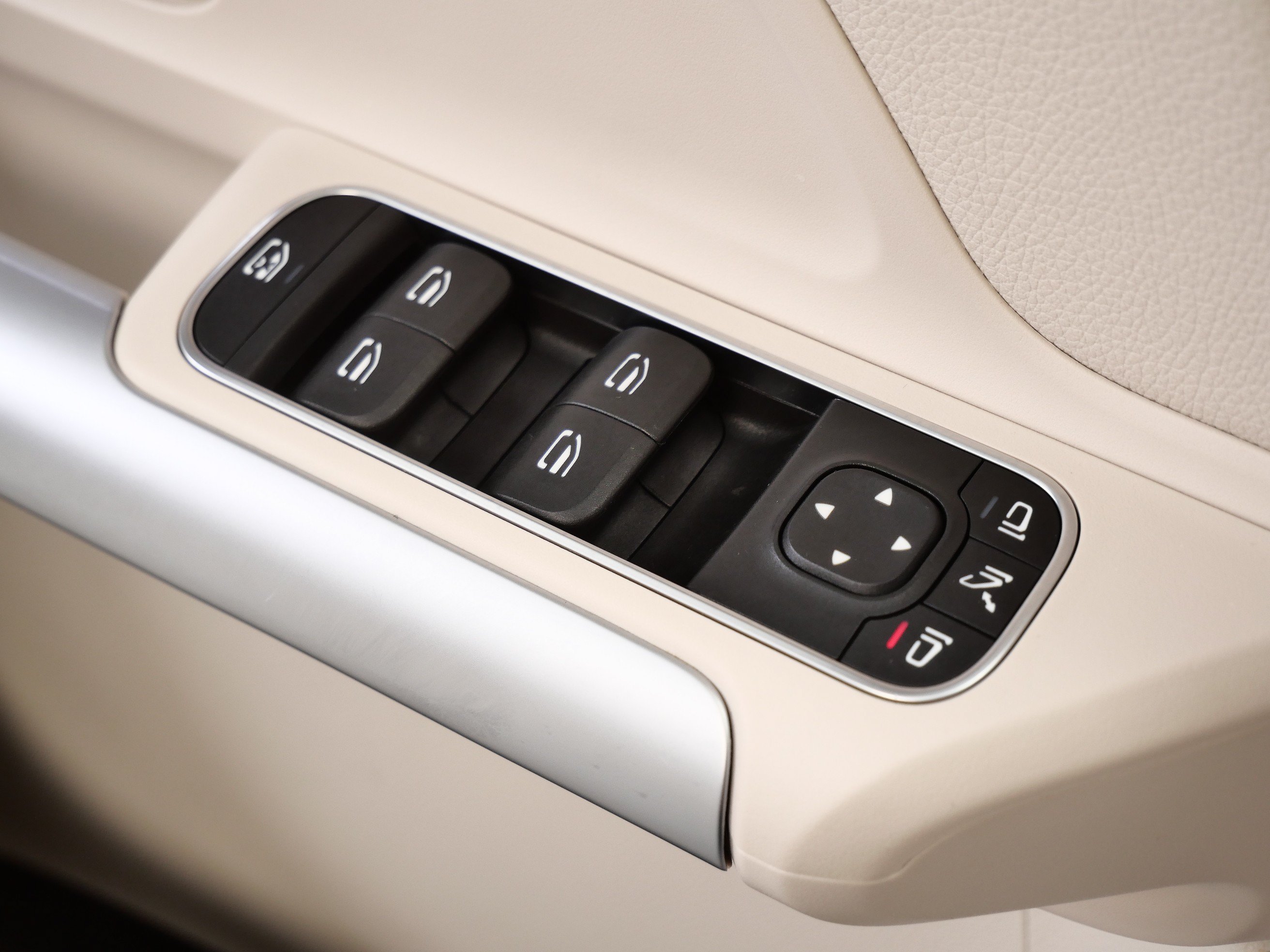 Certified 2023 Mercedes-Benz GLA 250 4MATIC image 33