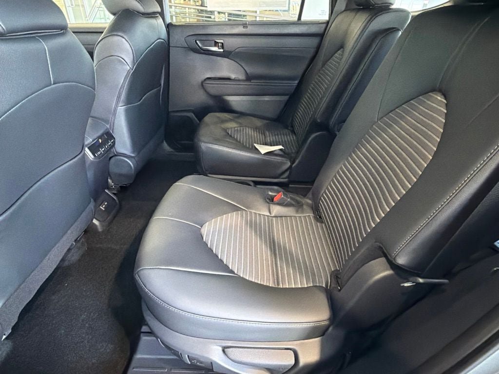 New 2026 Toyota Highlander XSE AWD/4WD image 30