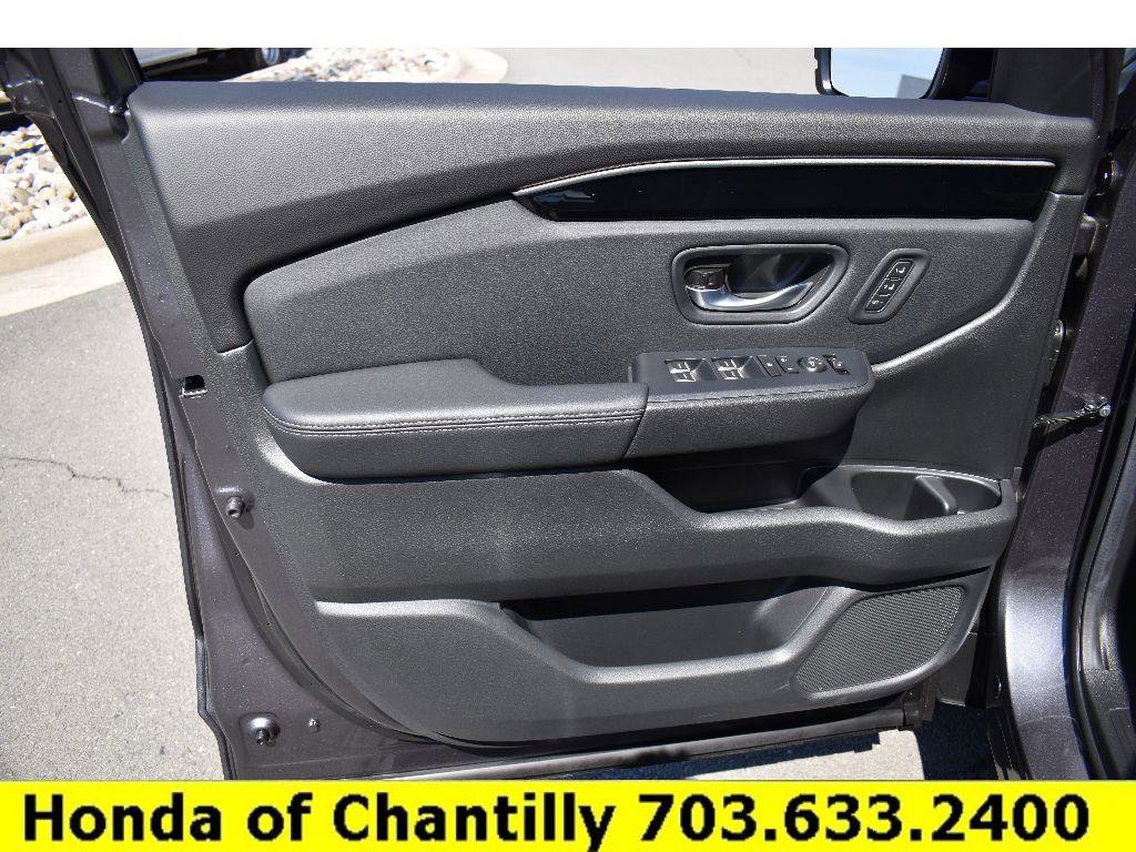 Used 2025 Honda Pilot Touring image 26