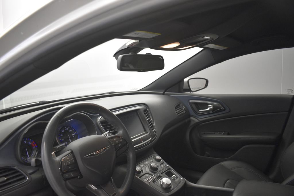 Used 2015 Chrysler 200 S w/ Navigation & Sound Group I image 29