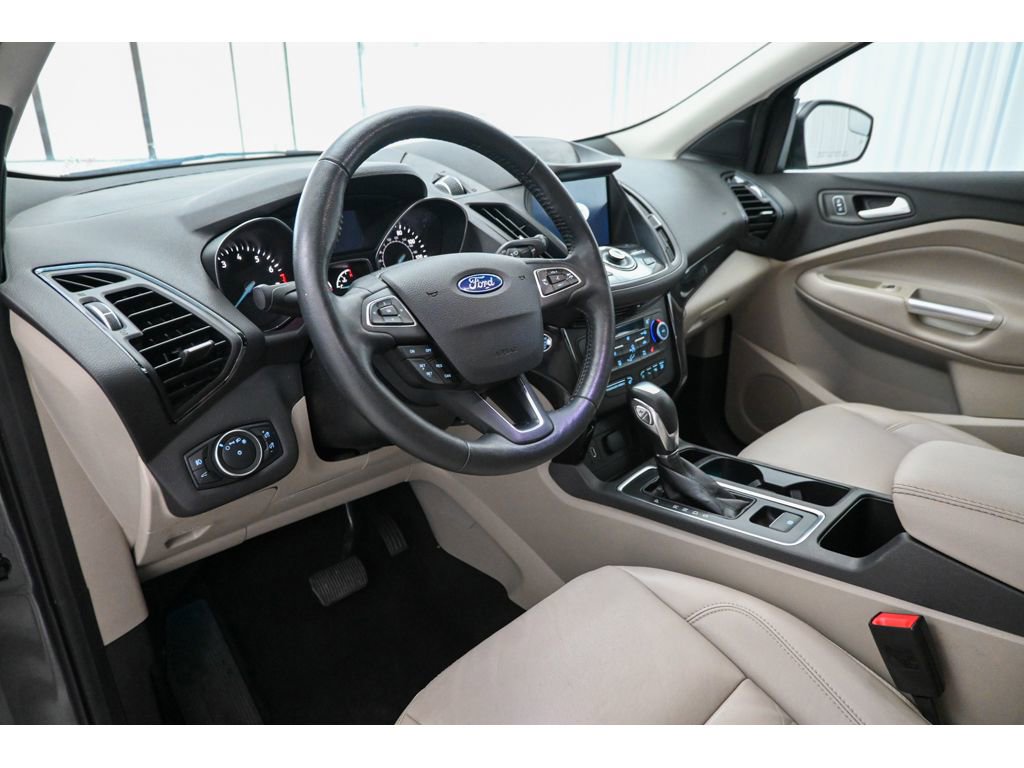 Used 2019 Ford Escape Titanium image 9