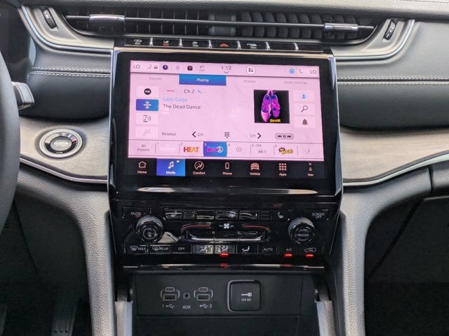 New 2025 Jeep Grand Cherokee Limited w/ Black Appearance Package AWD/4WD image 16