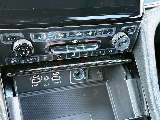 New 2025 Jeep Grand Cherokee Overland w/ Luxury Tech Group IV AWD/4WD image 15