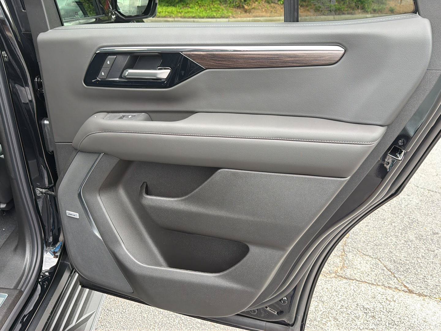 New 2026 Chevrolet Tahoe LT w/ Comfort Package RWD image 17
