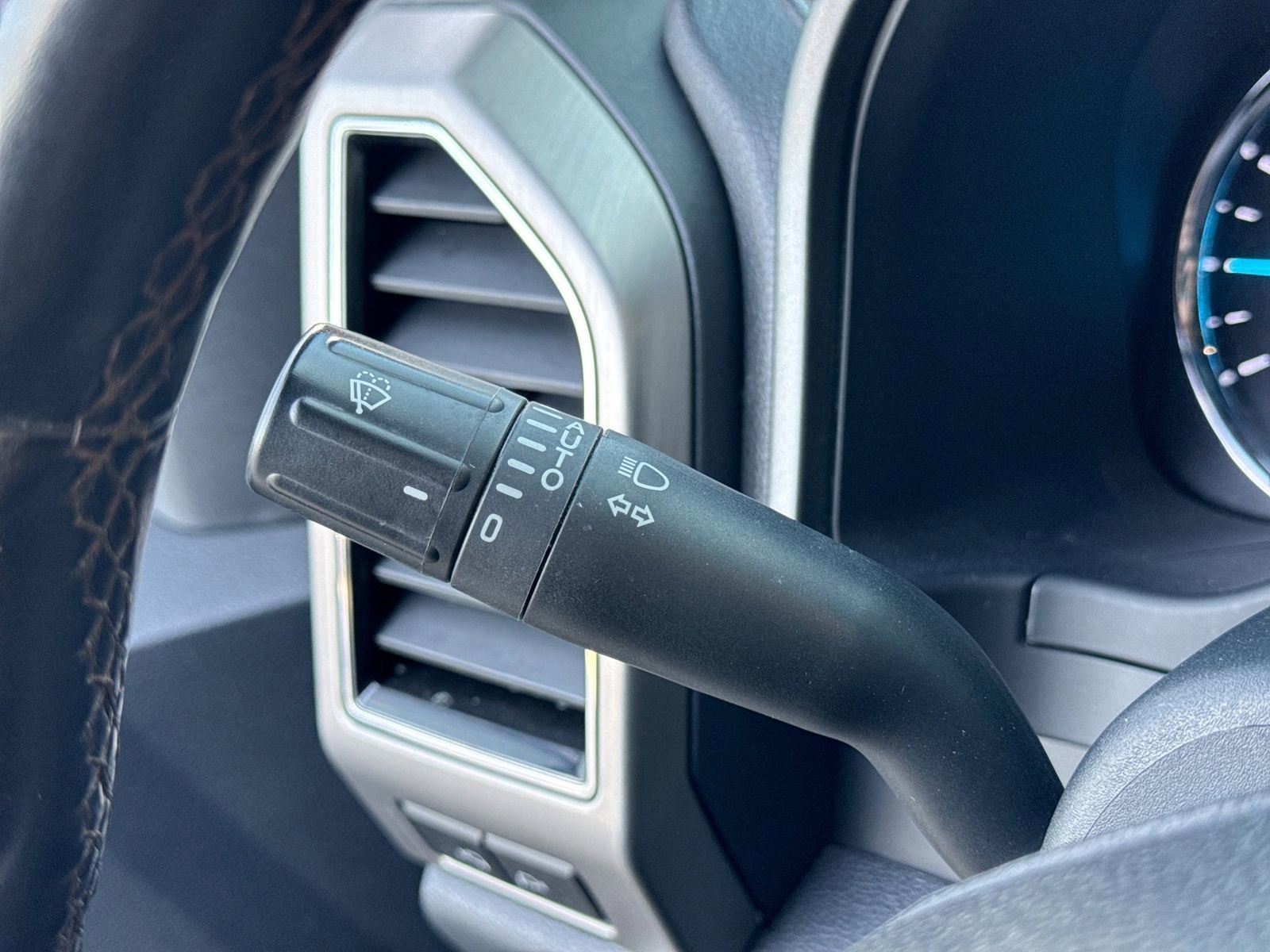 Certified 2022 Ford F250 Platinum w/ FX4 Off-Road Package image 26