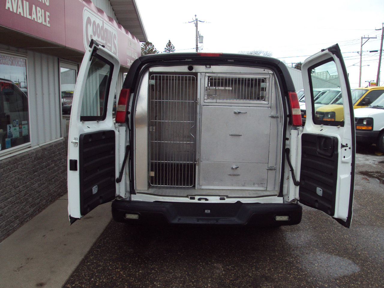 Used 2013 GMC Savana 1500 AWD image 8