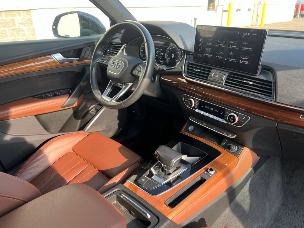 Used 2022 Audi Q5 e Premium Plus w/ Premium Plus Package AWD/4WD image 36