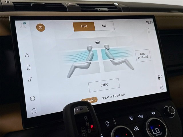 New 2026 Land Rover Defender 130 X-Dynamic SE image 18