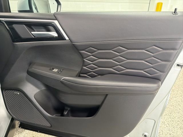Used 2025 Mitsubishi Outlander SEL image 22