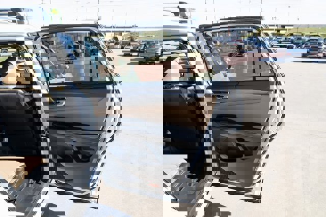 New 2026 Volkswagen Atlas Cross Sport SE image 14