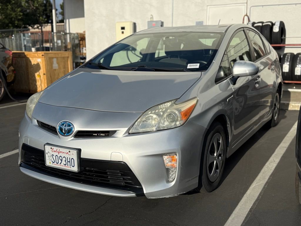 Used 2015 Toyota Prius Three FWD image 2