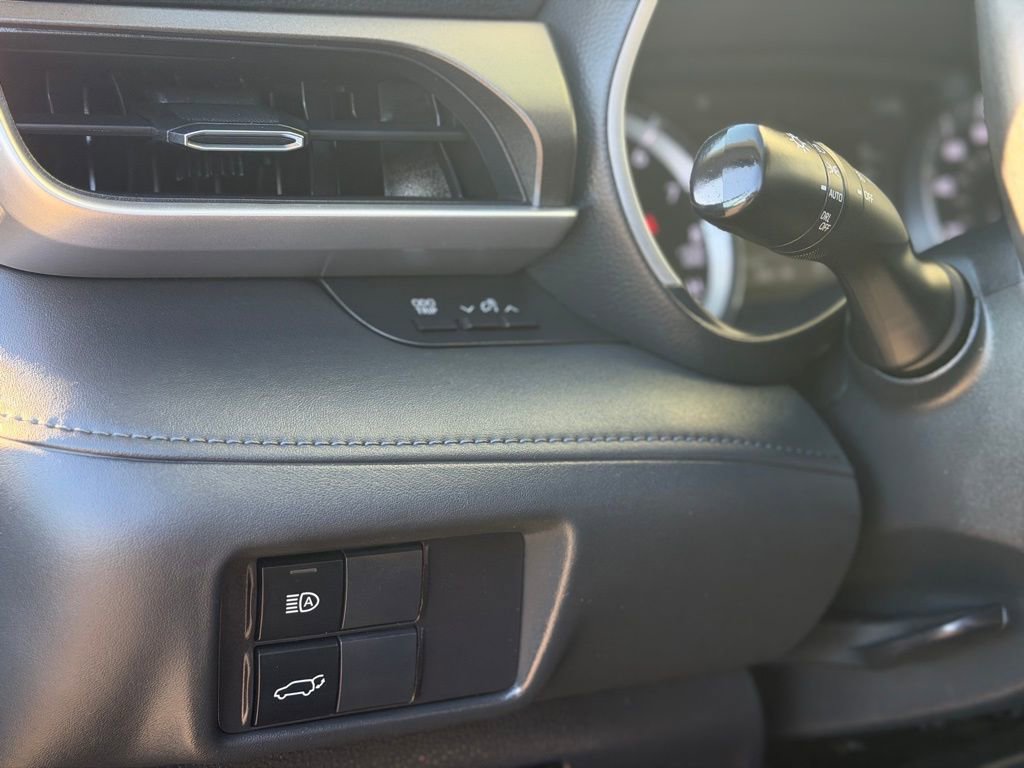 Used 2022 Toyota Highlander XLE image 27