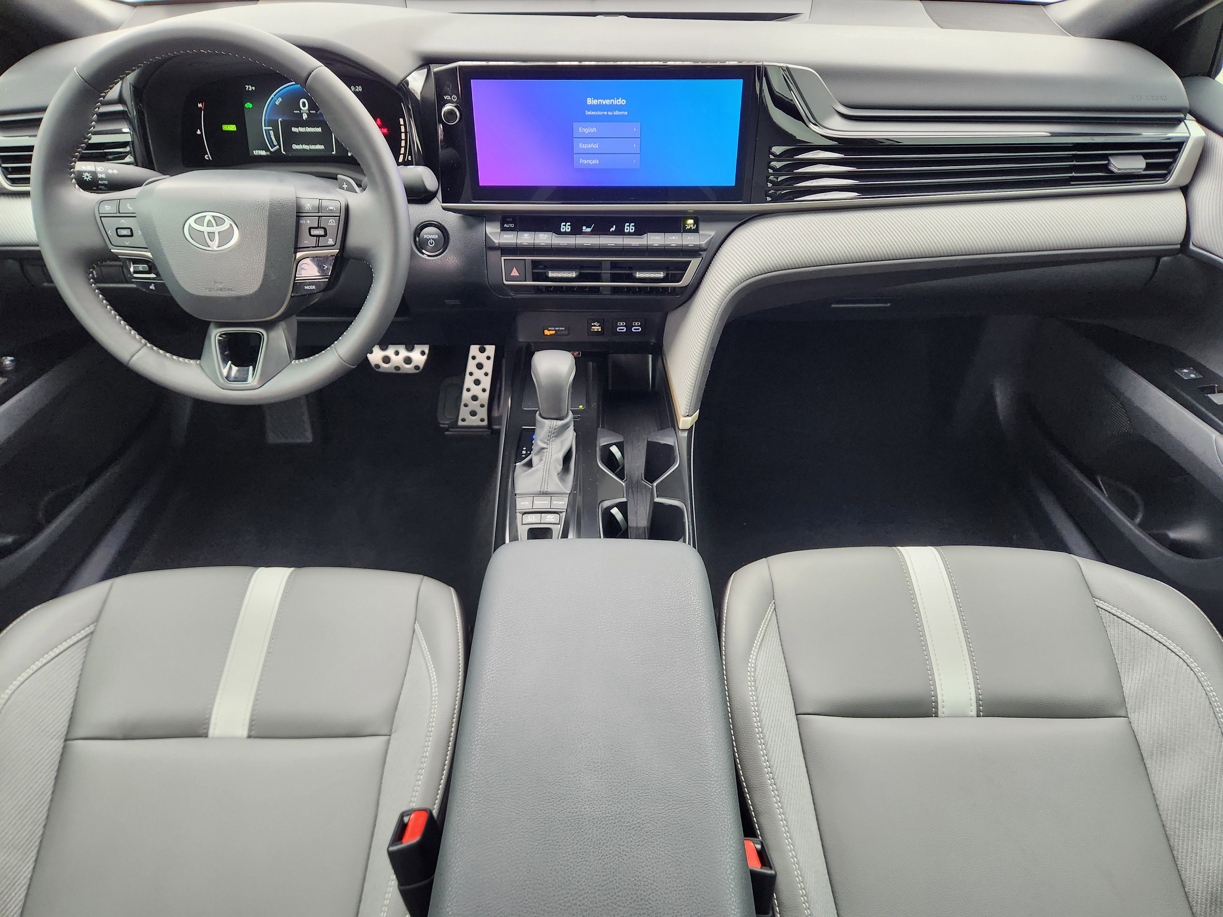 Used 2025 Toyota Camry SE w/ Multimedia Upgrade Package image 29