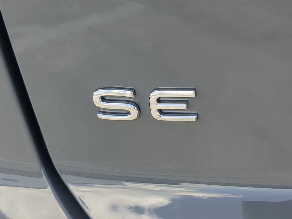 New 2026 Volkswagen Atlas Cross Sport SE FWD image 10