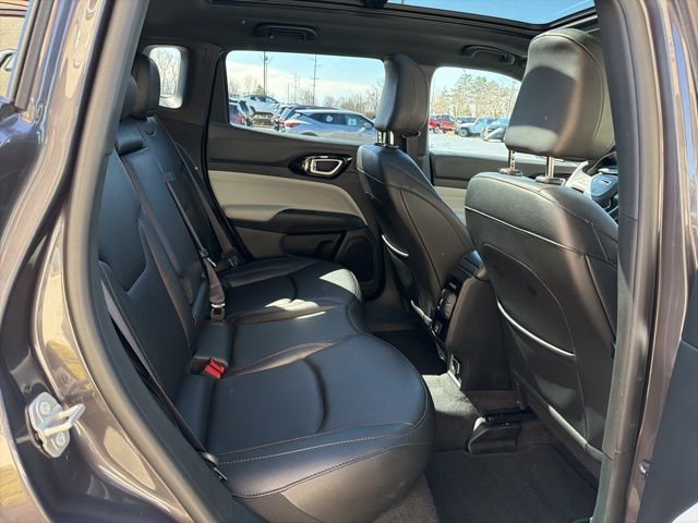 Used 2024 Jeep Compass Limited w/ Sun and Sound Group image 17