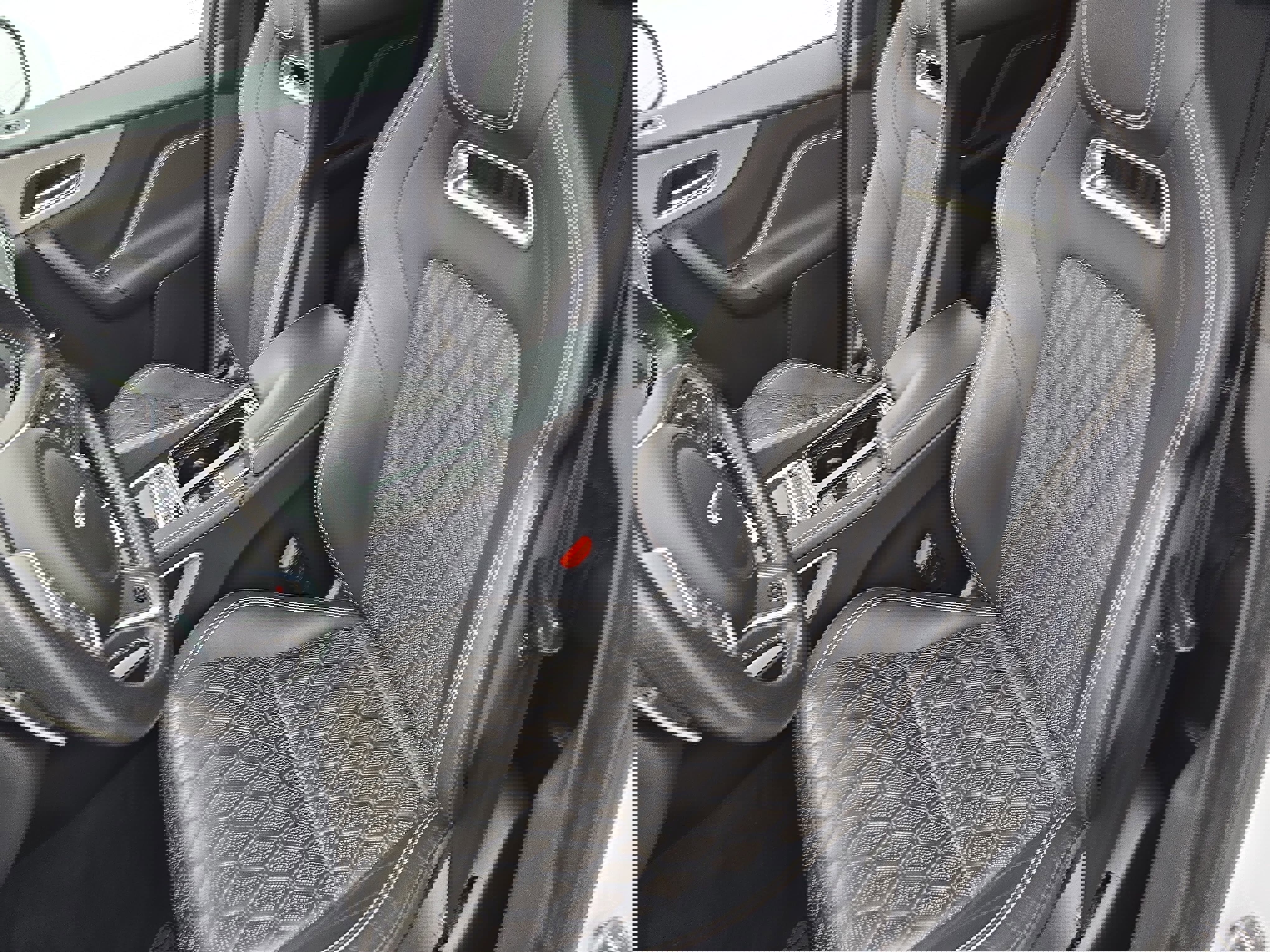 Used 2020 Jaguar F-PACE SVR image 15