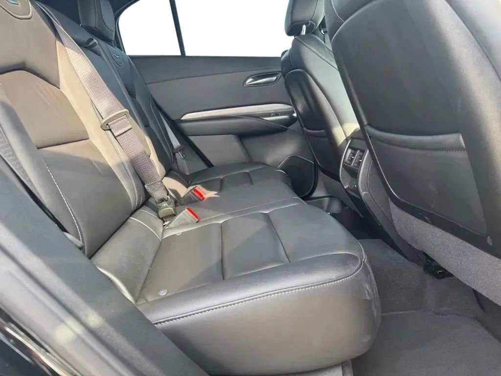 Used 2024 Cadillac XT4 Premium Luxury image 16