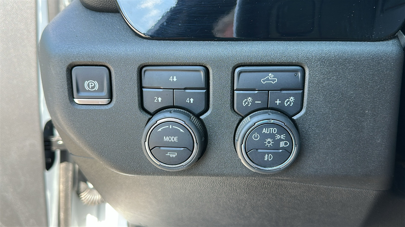 Used 2025 Chevrolet Silverado 2500 LT w/ Convenience Package AWD/4WD image 17
