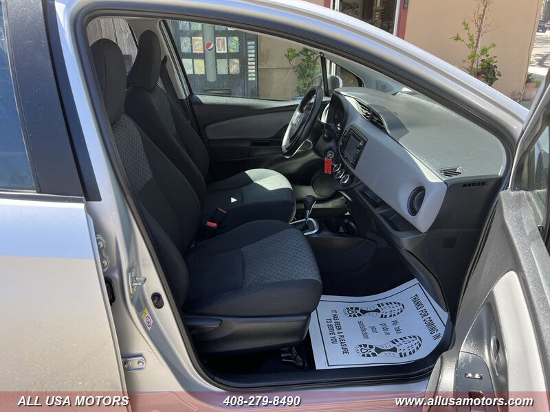 Used 2015 Toyota Yaris L image 18