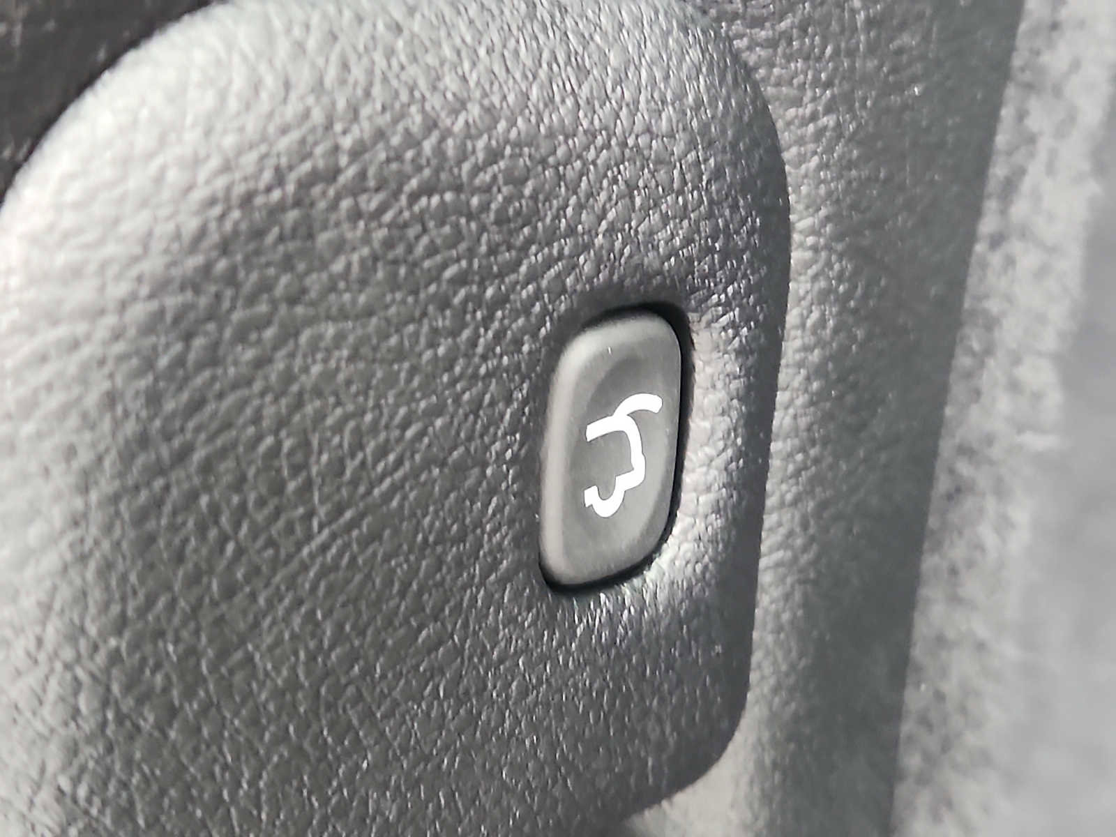 Certified 2025 Dodge Durango GT image 28