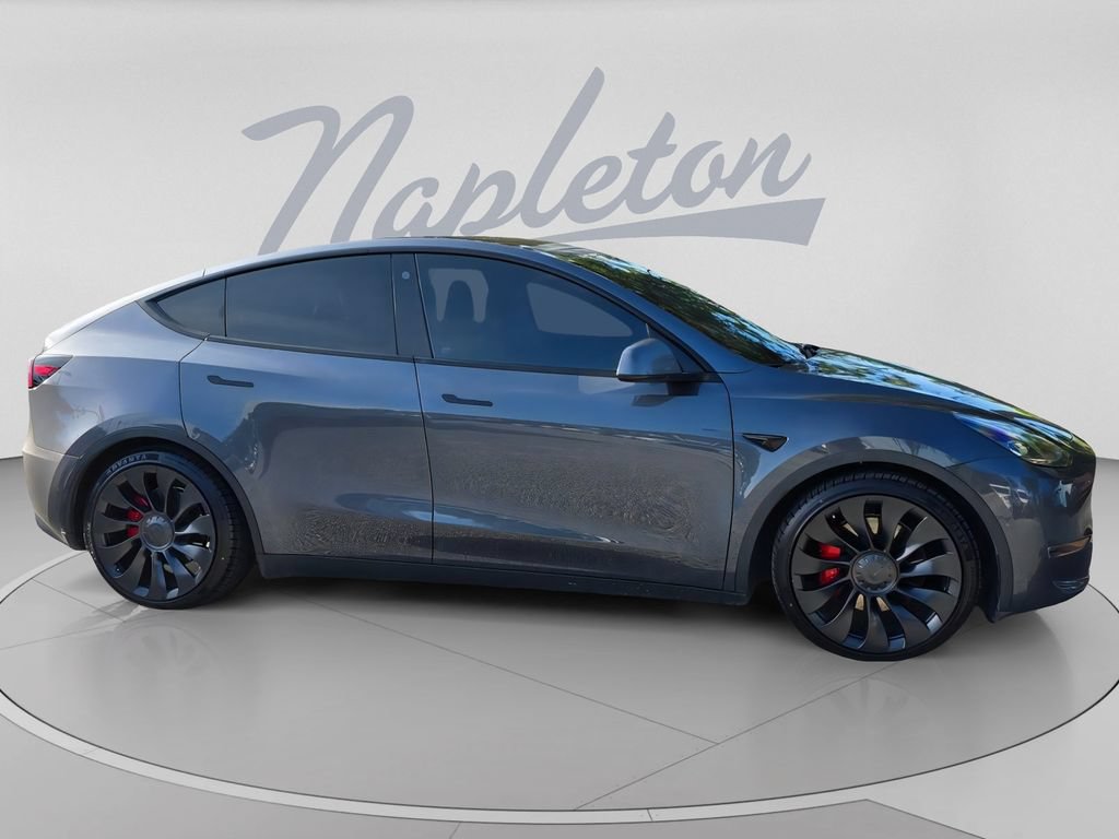 Used 2022 Tesla Model Y Performance AWD/4WD image 3