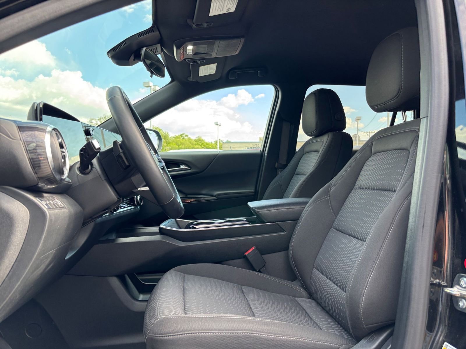 Used 2025 Chevrolet Equinox LT AWD/4WD image 28