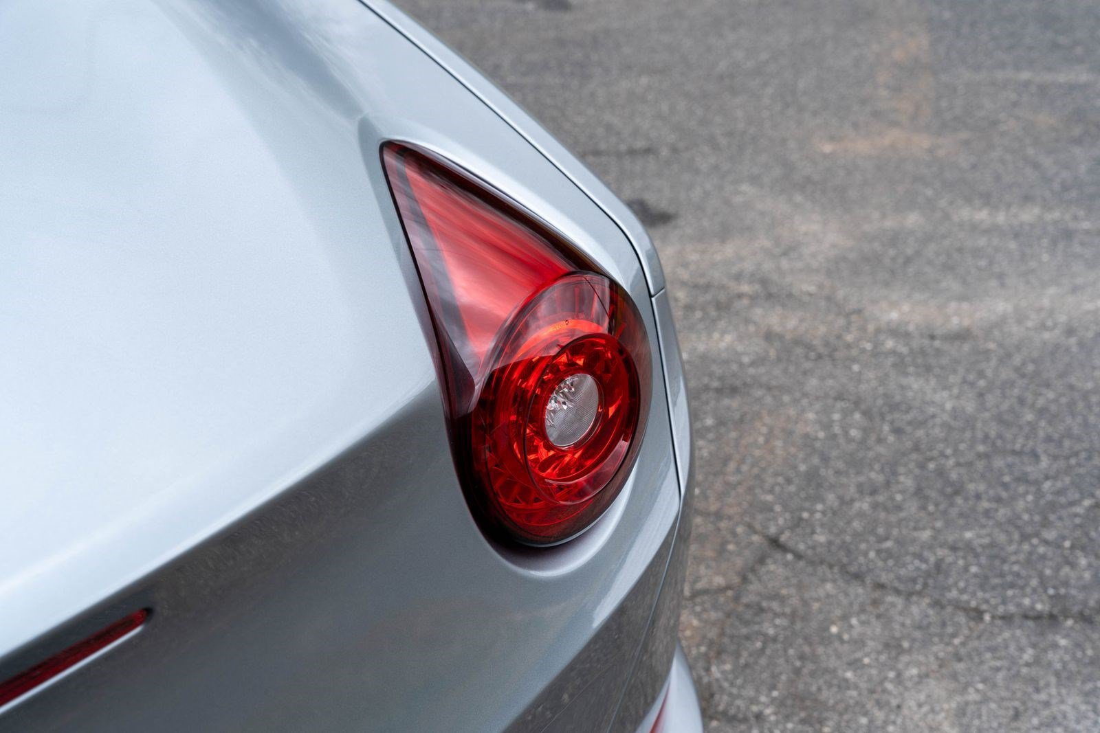 Used 2017 Ferrari California T RWD image 18