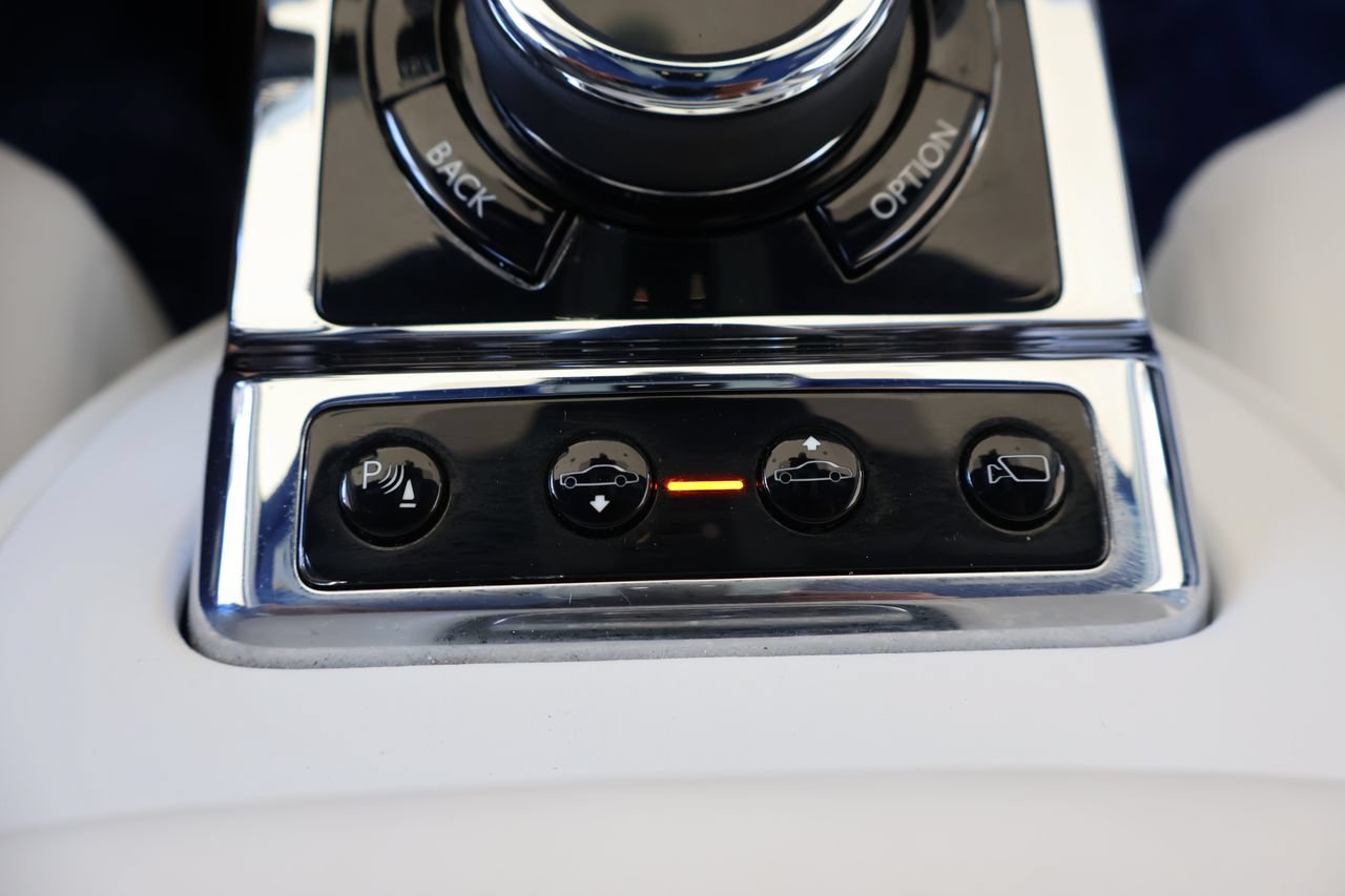 Certified 2023 Rolls-Royce Phantom Extended Wheelbase w/ Leather Finishing Pack RWD image 31
