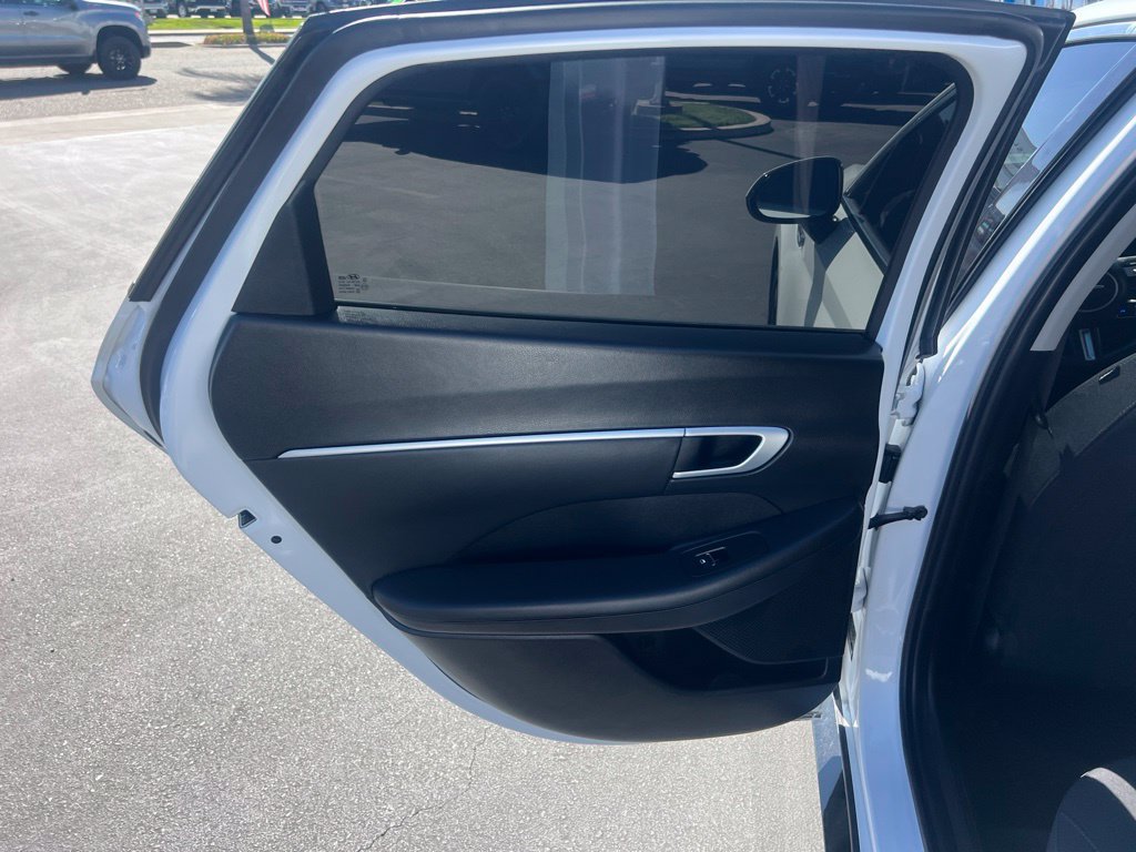 Used 2025 Hyundai Sonata SEL FWD image 28