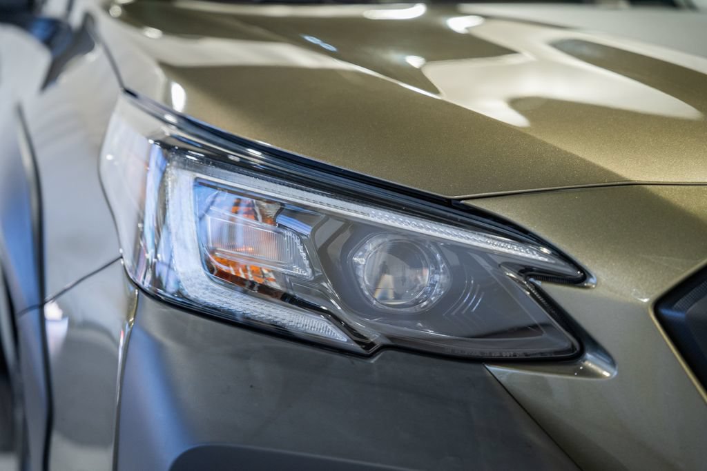 Used 2025 Subaru Outback Wilderness AWD/4WD image 9