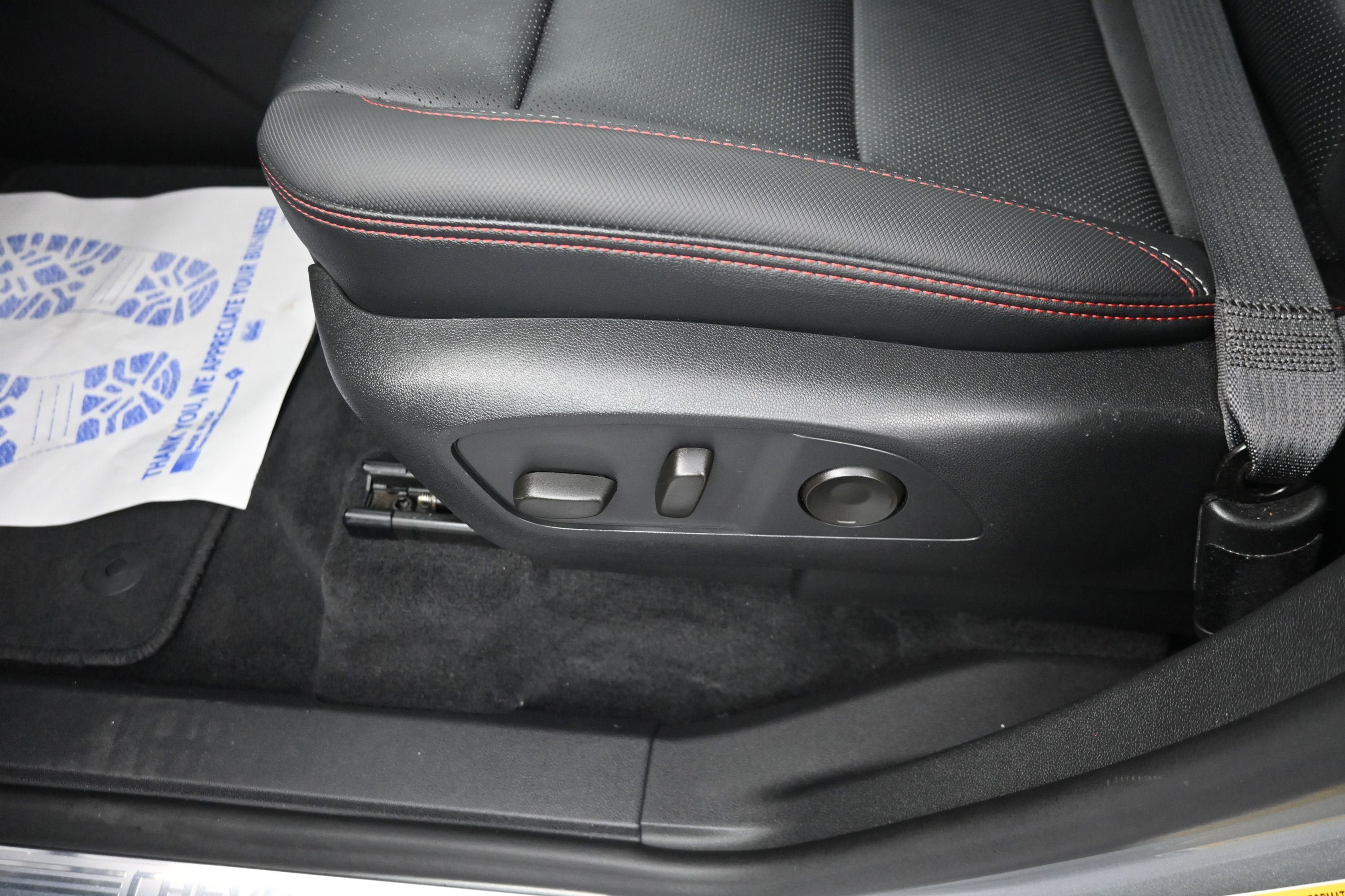 Used 2024 Chevrolet Traverse RS FWD image 10