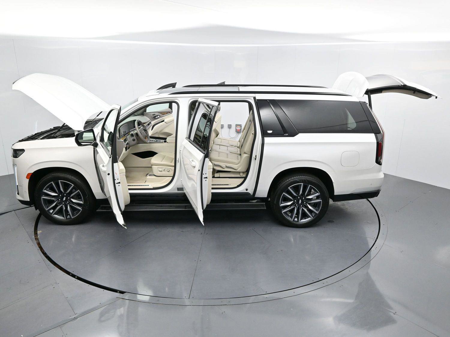 Certified 2022 Cadillac Escalade ESV Sport Platinum w/ Heavy-Duty Trailer Package image 50