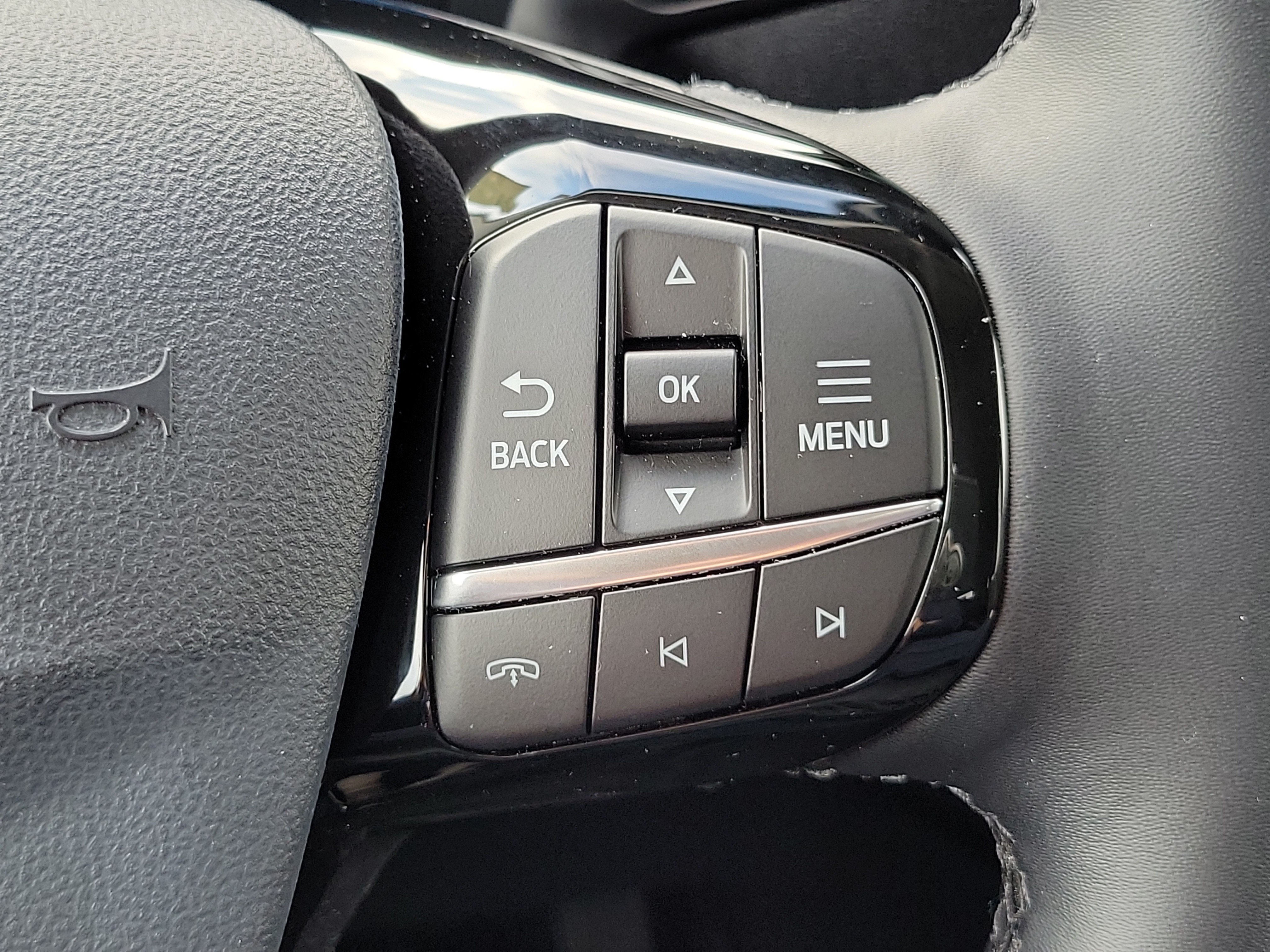 Used 2025 Ford Escape Platinum AWD/4WD image 26