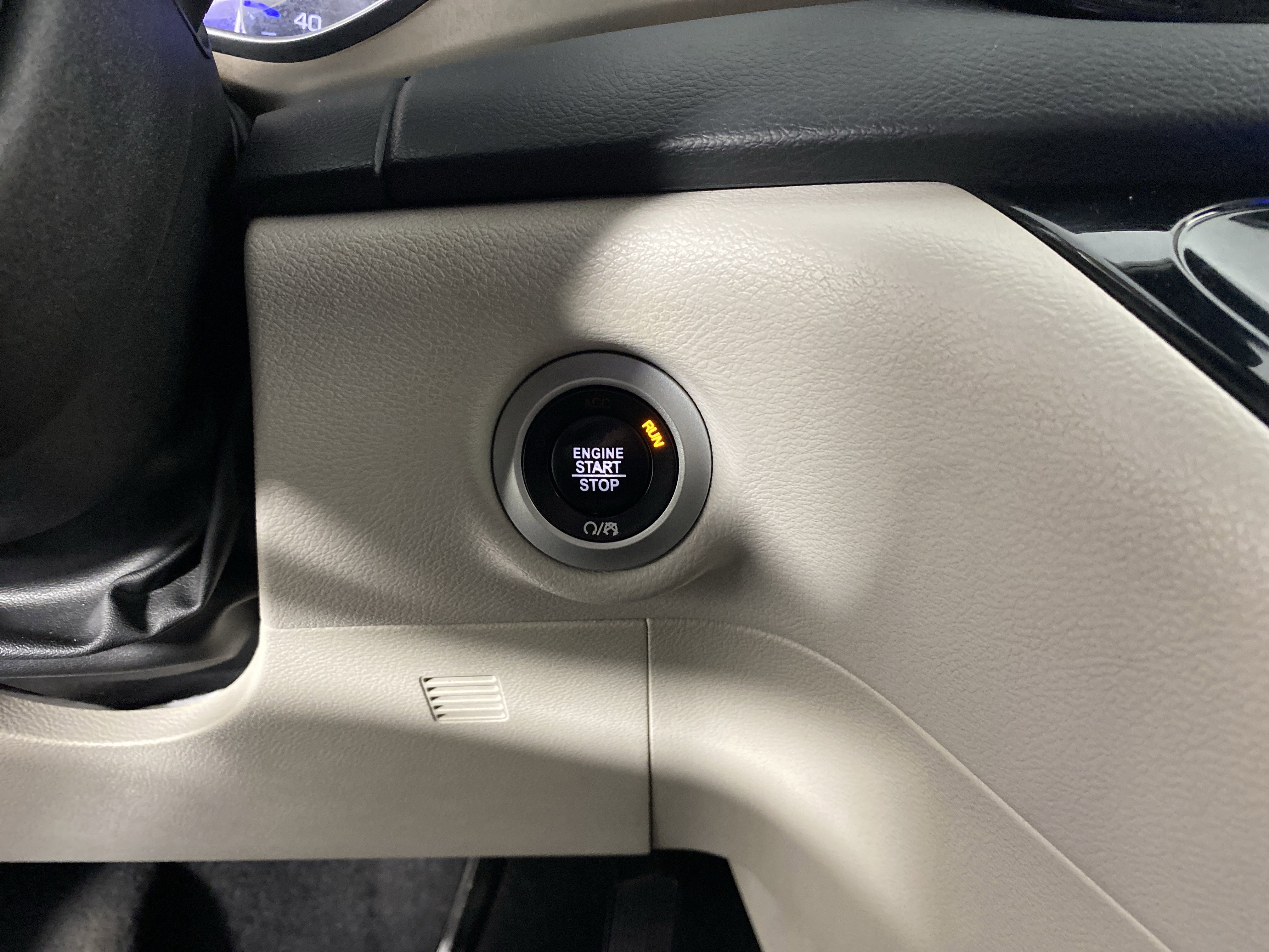 Used 2017 Chrysler Pacifica Touring-L Plus image 25