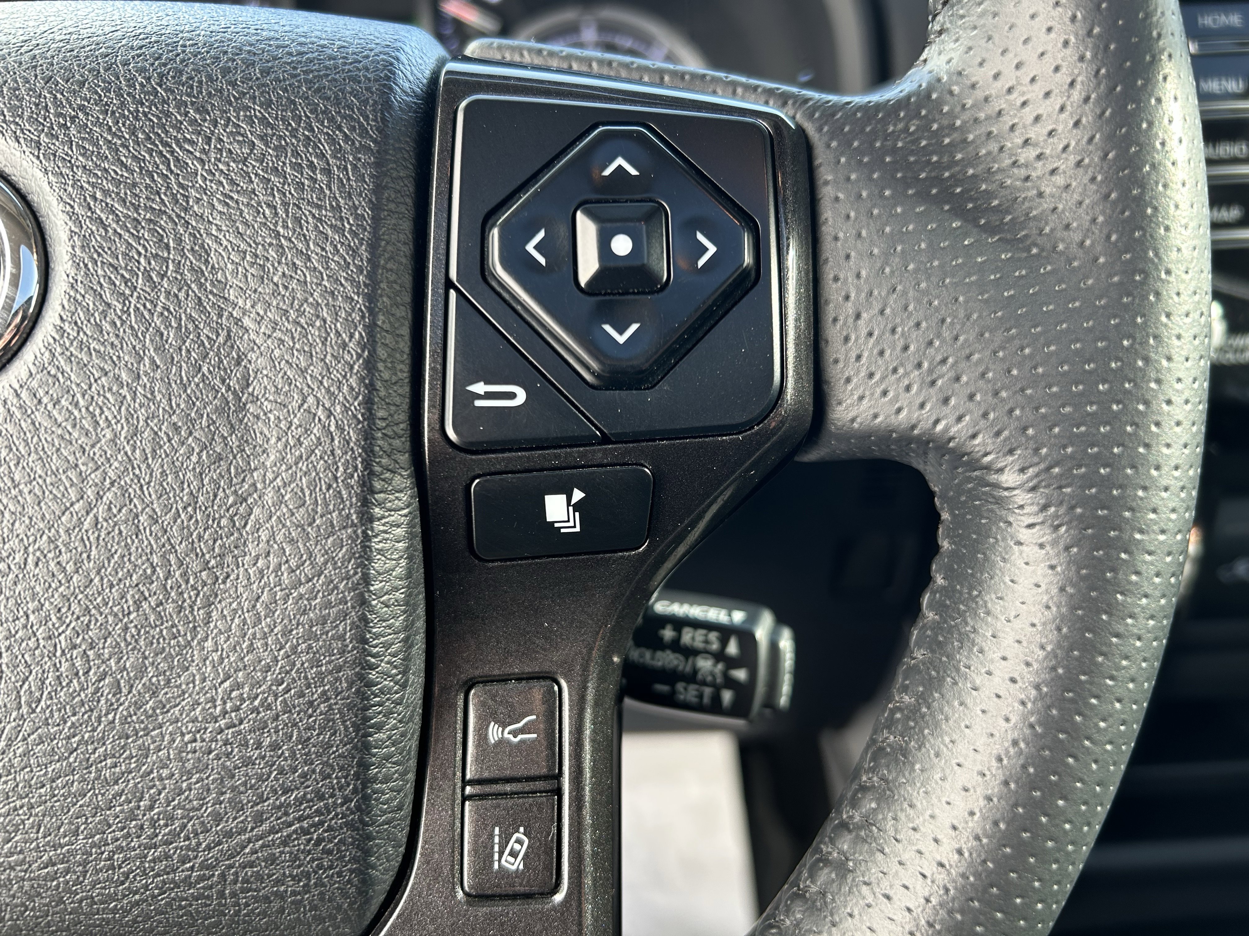 Certified 2022 Toyota 4Runner TRD Off-Road Premium w/ Moonroof Package image 25