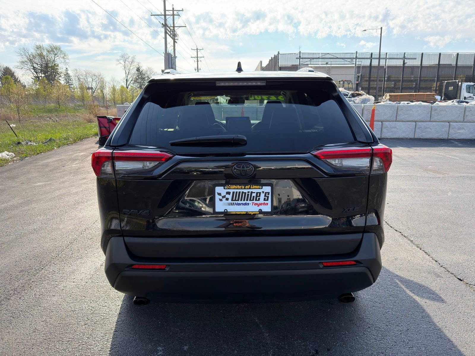 Used 2023 Toyota RAV4 XLE Premium image 7