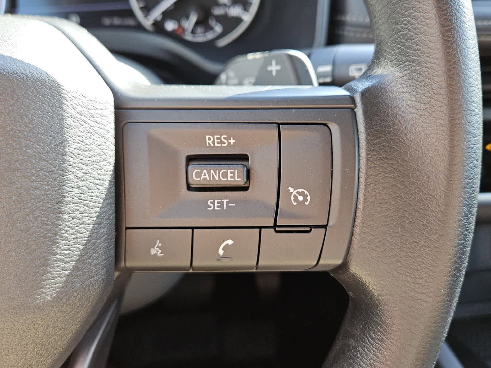 Used 2025 Nissan Rogue S FWD image 13