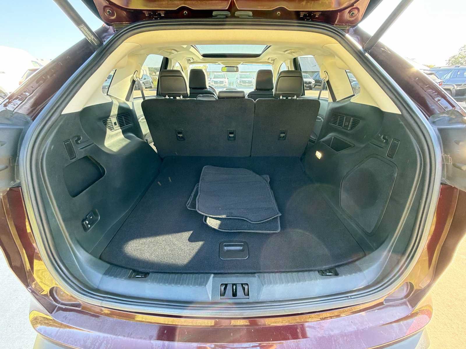 Used 2020 Ford Edge Titanium AWD/4WD image 30