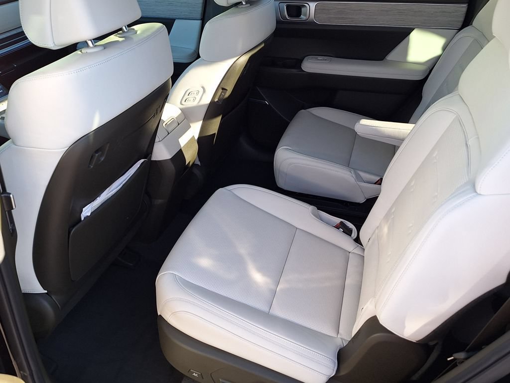 New 2025 Hyundai Santa Fe Calligraphy AWD/4WD image 12