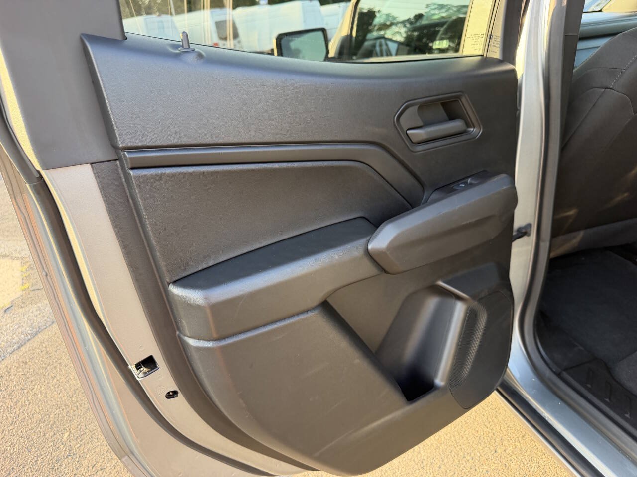 Used 2024 Chevrolet Colorado W/T RWD image 13