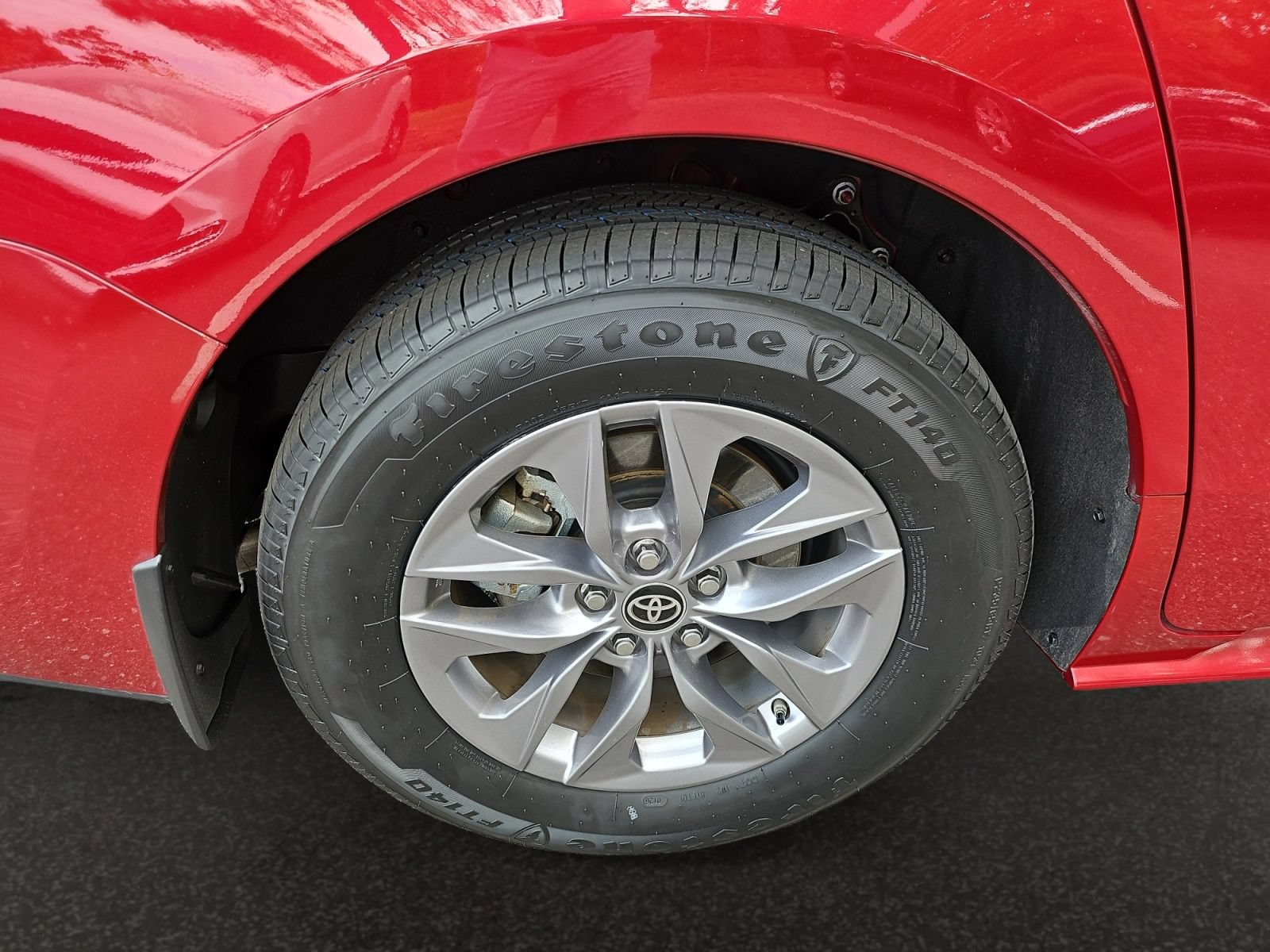 Used 2025 Toyota Sienna XLE FWD image 43