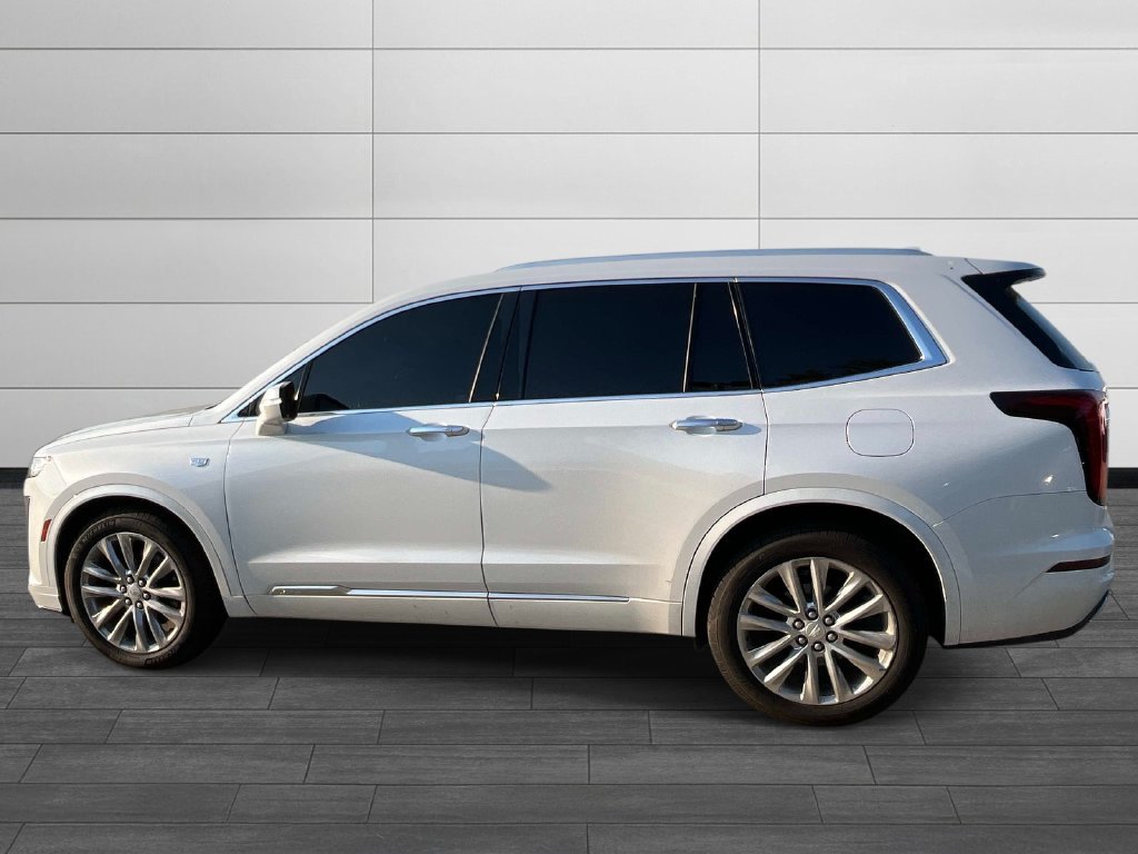 Used 2021 Cadillac XT6 Premium Luxury FWD image 2