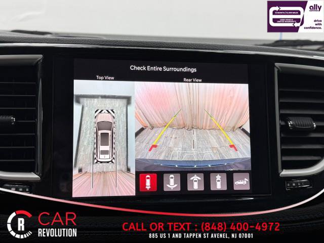 Used 2021 Chrysler Pacifica Touring-L image 40