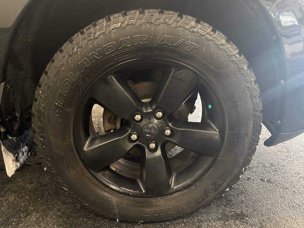 Used 2017 RAM 1500 Express w/ Black Ram 1500 Express Group image 11